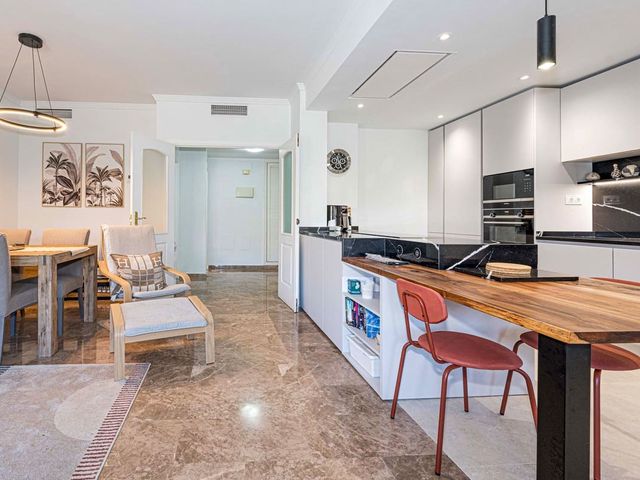 Image No.10-3 Bed Apartment for sale