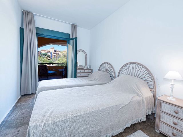 Image No.14-3 Bed Apartment for sale