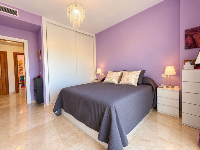 Image No.12-4 Bed Townhouse for sale
