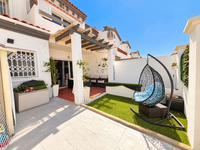Image No.2-4 Bed Townhouse for sale