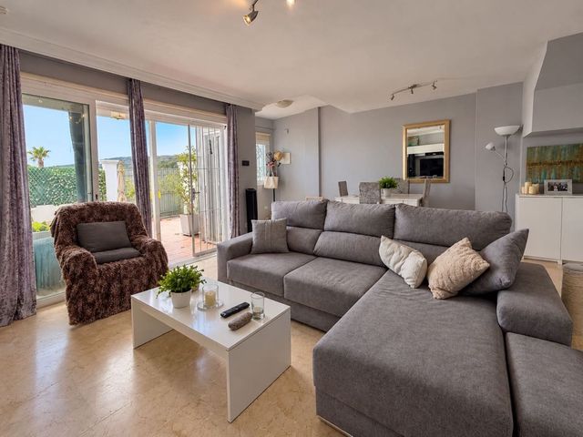 Image No.7-4 Bed Townhouse for sale