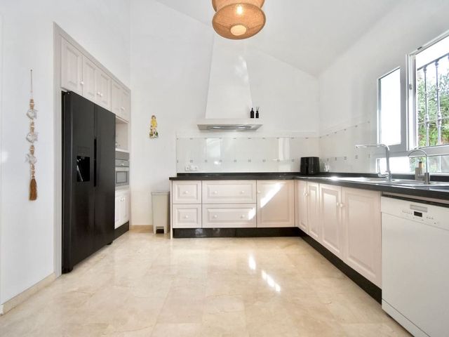 Image No.16-3 Bed Villa for sale