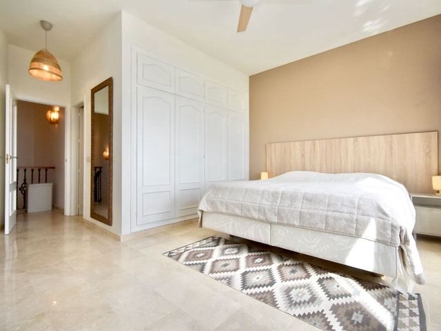 Image No.20-3 Bed Villa for sale