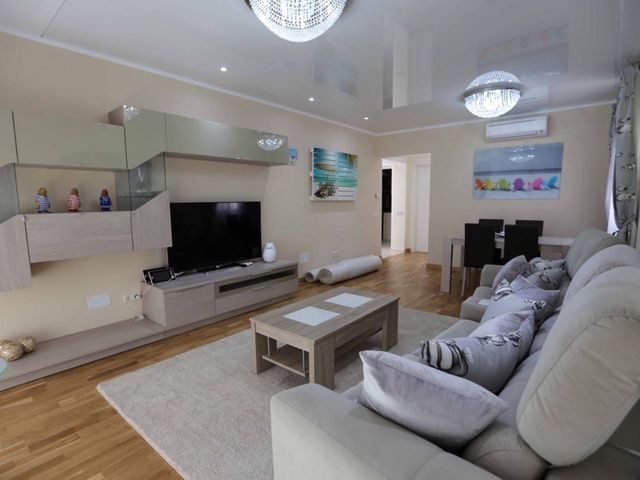 Image No.8-4 Bed Villa for sale