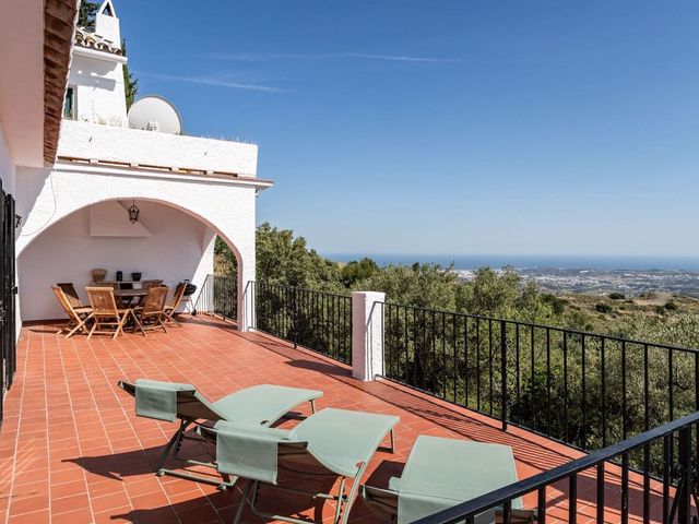 Image No.3-4 Bed Villa for sale