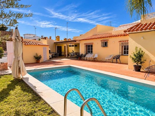 Image No.2-5 Bed Villa for sale