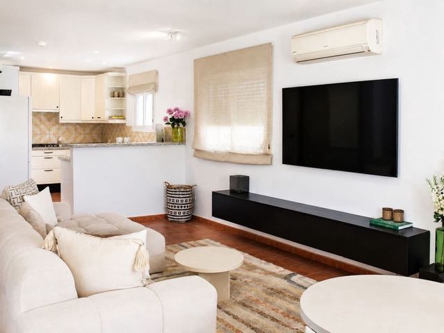 Image No.5-4 Bed Villa for sale