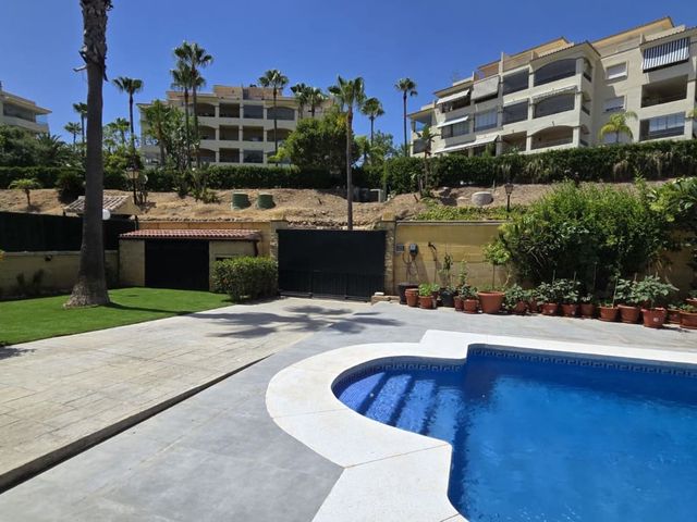 Image No.3-5 Bed Villa for sale