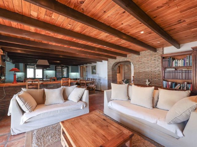 Image No.7-3 Bed Villa for sale
