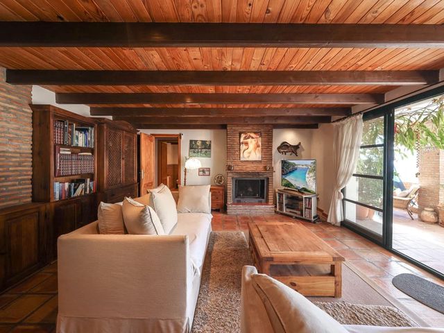 Image No.8-3 Bed Villa for sale