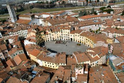 copia-di-lucca-piazza-anfiteatroeng