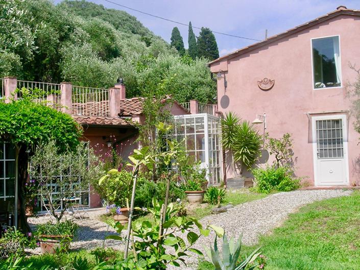 Image No.3-Propriété de pays de 5 chambres à vendre à Massarosa