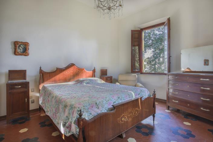 Image No.19-5 Bed Country Property for sale