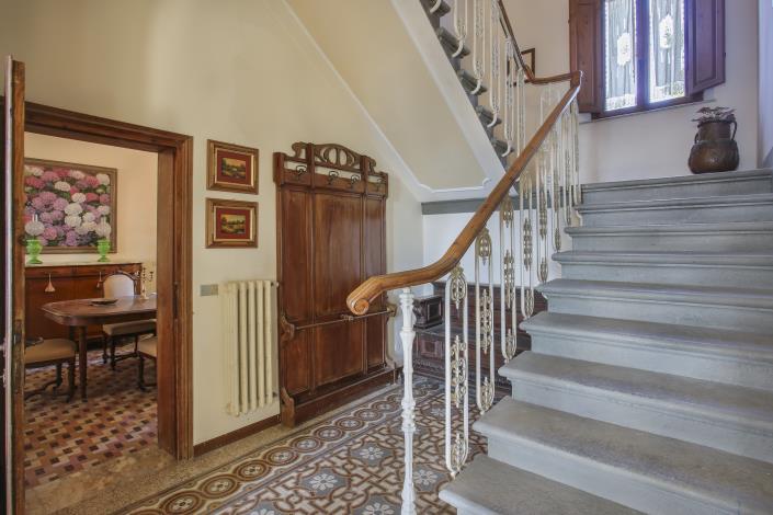 Image No.5-5 Bed Country Property for sale