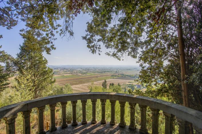 Image No.2-5 Bed Country Property for sale