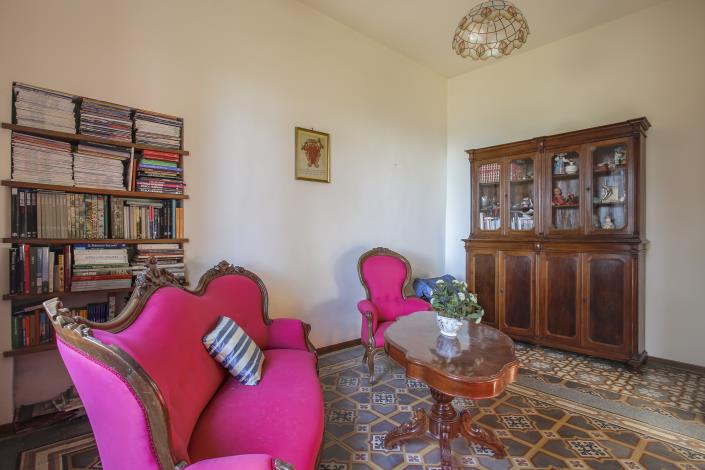 Image No.11-5 Bed Country Property for sale