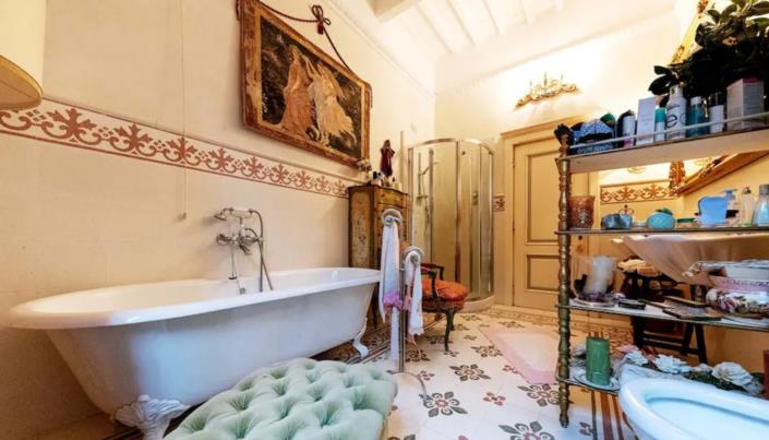 Image No.18-6 Bed Villa for sale