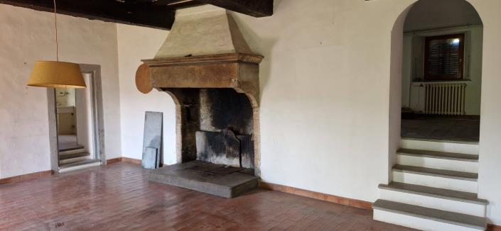 Image No.32-18 Bed Property for sale