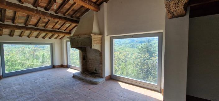 Image No.37-18 Bed Property for sale