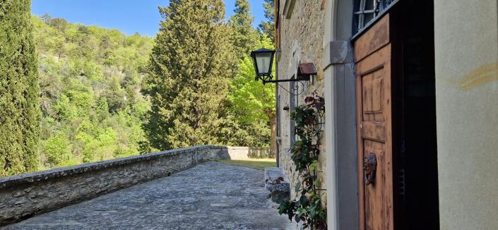 Image No.42-18 Bed Property for sale