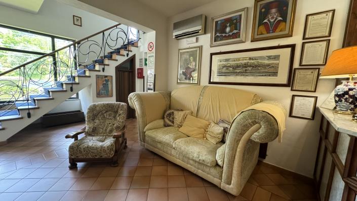 Image No.6-16 Bed Hotel for sale