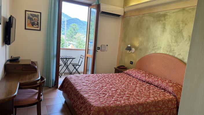 Image No.16-16 Bed Hotel for sale