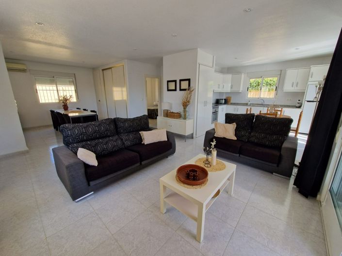 3 Bedrooms villa for sale in La Marina Private swimming pool £