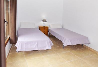 16a_casa-calle-granada-1B_Guest-bedroom-3-B