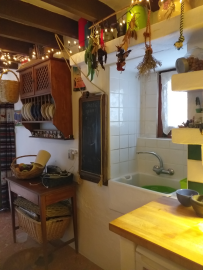 4-KITCHEN