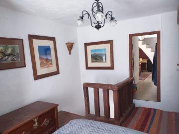 12-MASTER-BEDROOM