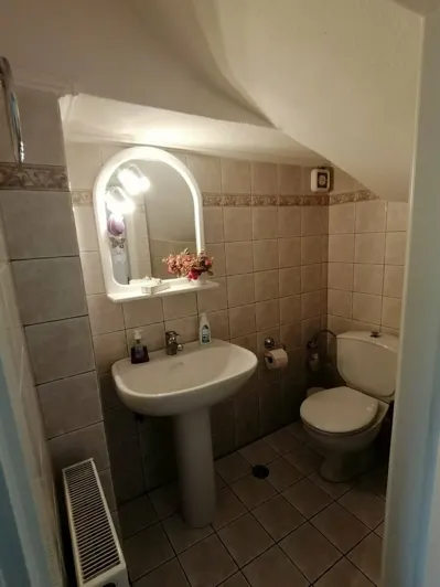 Image No.12-4 Bed Property for sale