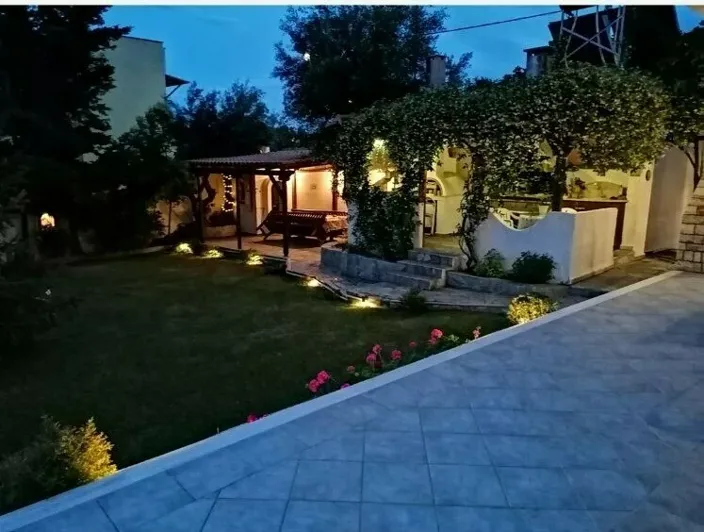 Image No.21-4 Bed Property for sale