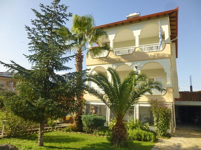 Image No.1-Propriété de 4 chambres à vendre à Pieria