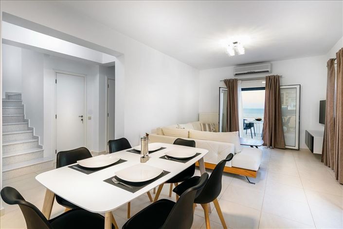 Image No.17-2 Bed Property for sale