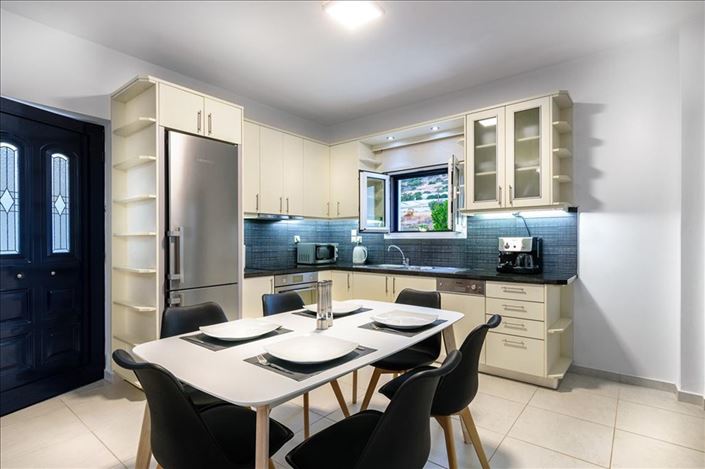 Image No.18-2 Bed Property for sale