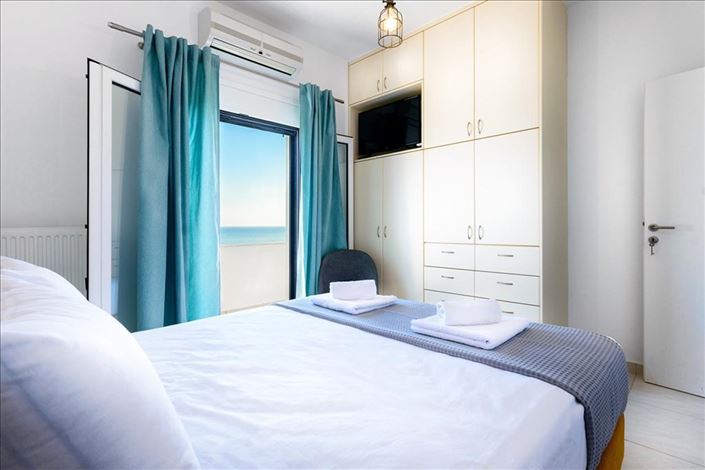 Image No.9-2 Bed Property for sale