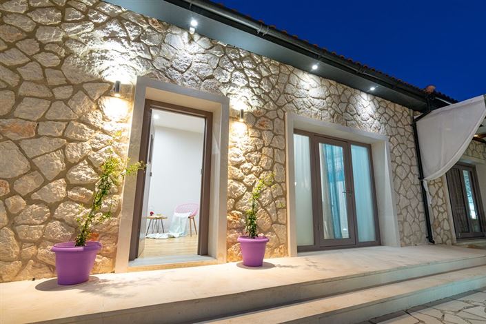 Image No.41-2 Bed Villa for sale