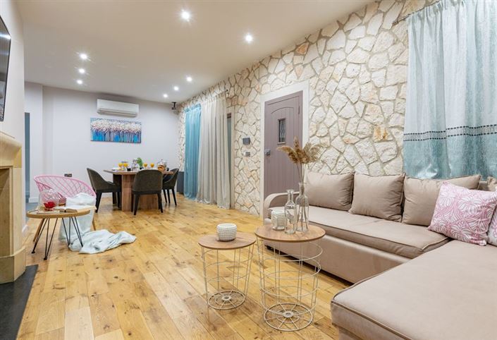 Image No.45-2 Bed Villa for sale