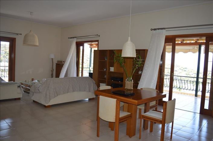 Image No.11-3 Bed Property for sale