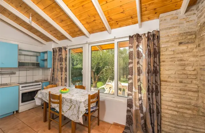 Image No.1-2 Bed House for sale
