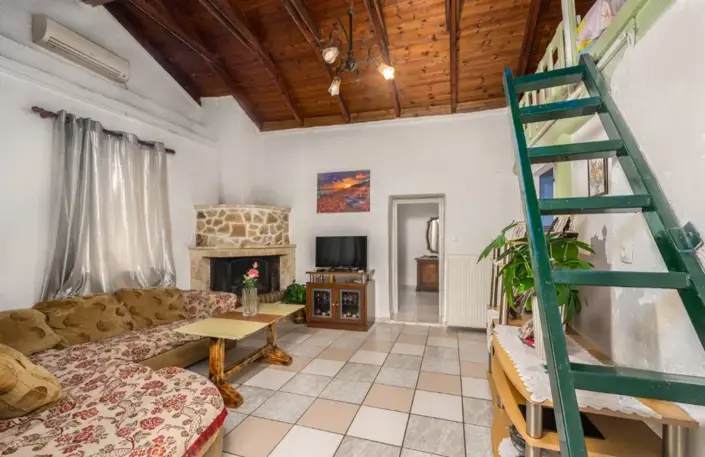 Image No.5-2 Bed House for sale