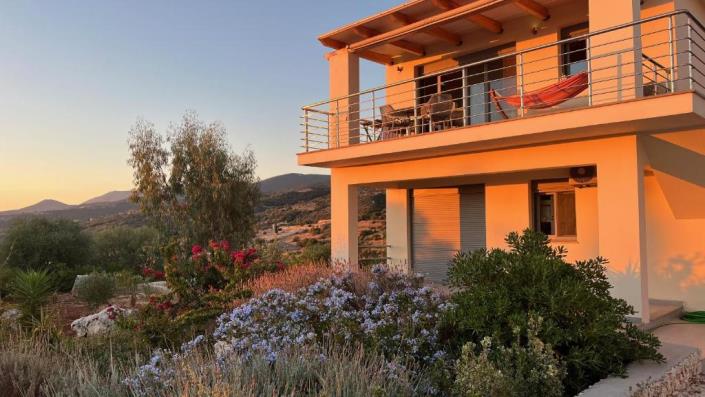 Image No.1-4 Bed House/Villa for sale