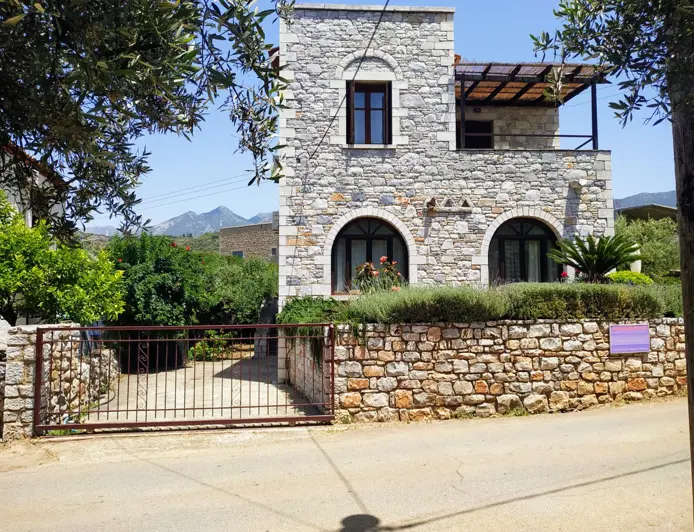 Image No.1-4 Bed House for sale