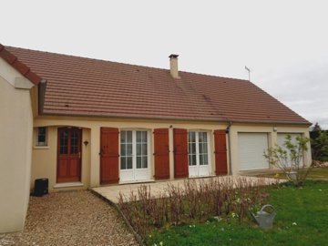 1 - Bléneau, House