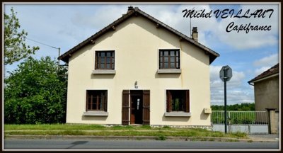 1 - Moulins, House