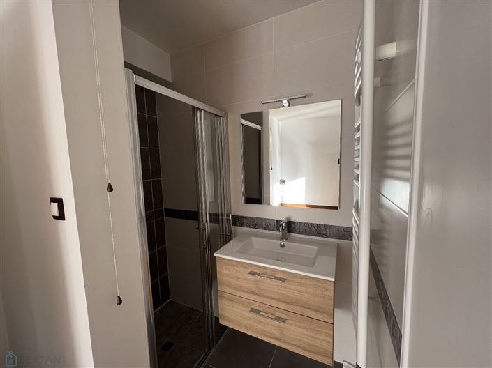 Image No.16-5 Bed Property for sale