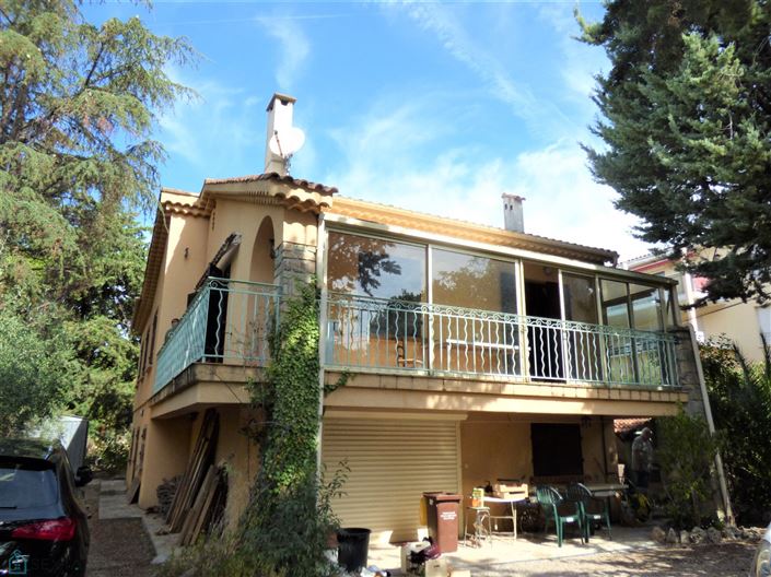 Image No.1-4 Bed Property for sale