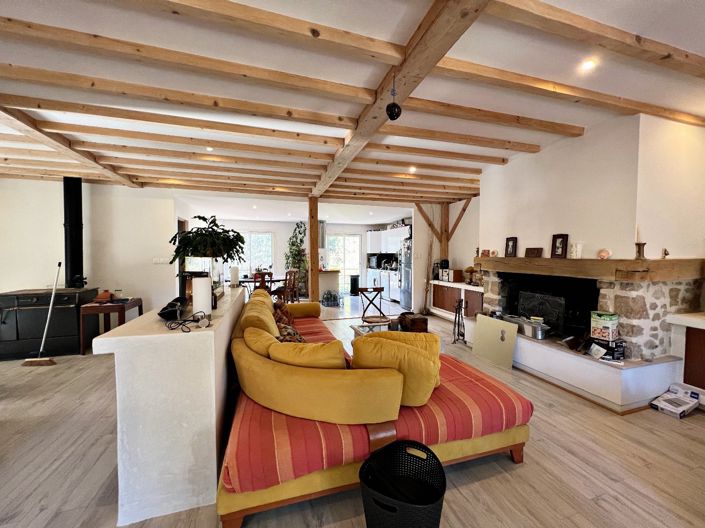 Image No.1-4 Bed Property for sale