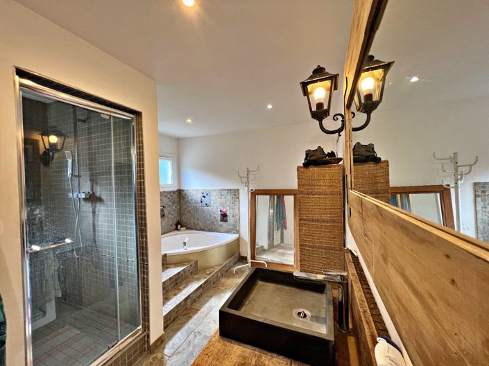 Image No.5-4 Bed Property for sale