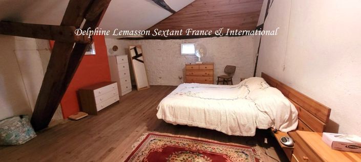 Image No.12-5 Bed Property for sale